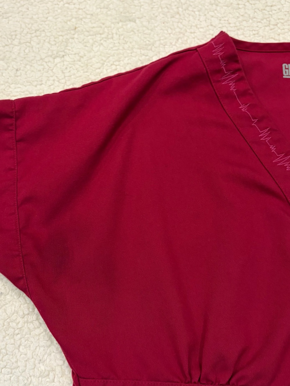 Grey’s Anatomy Women's V-Neck Tie-Waist Scrub Set in Deep Berry - Picture 6 of 7